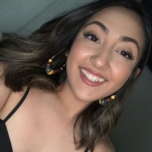 Meet your Posher, Yuridia